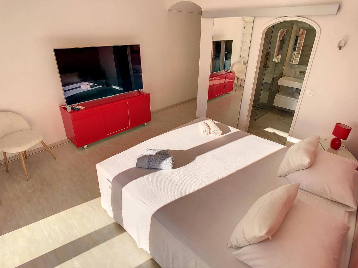 3 Bedrooms Villa Near Cannes - Pool & Jacuzzi - Sea View มองเดอลิเยอลานาปูล ภายนอก รูปภาพ