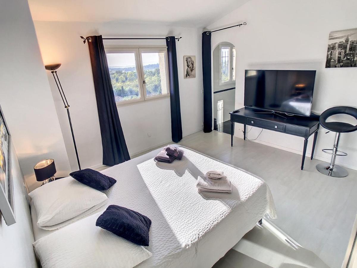 3 Bedrooms Villa Near Cannes - Pool & Jacuzzi - Sea View มองเดอลิเยอลานาปูล ภายนอก รูปภาพ