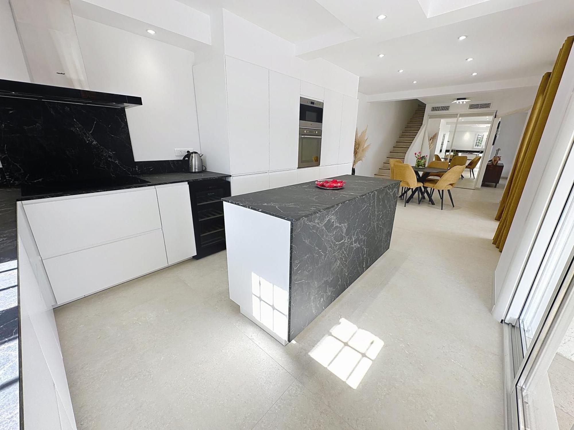 3 Bedrooms Villa Near Cannes - Pool & Jacuzzi - Sea View มองเดอลิเยอลานาปูล ภายนอก รูปภาพ