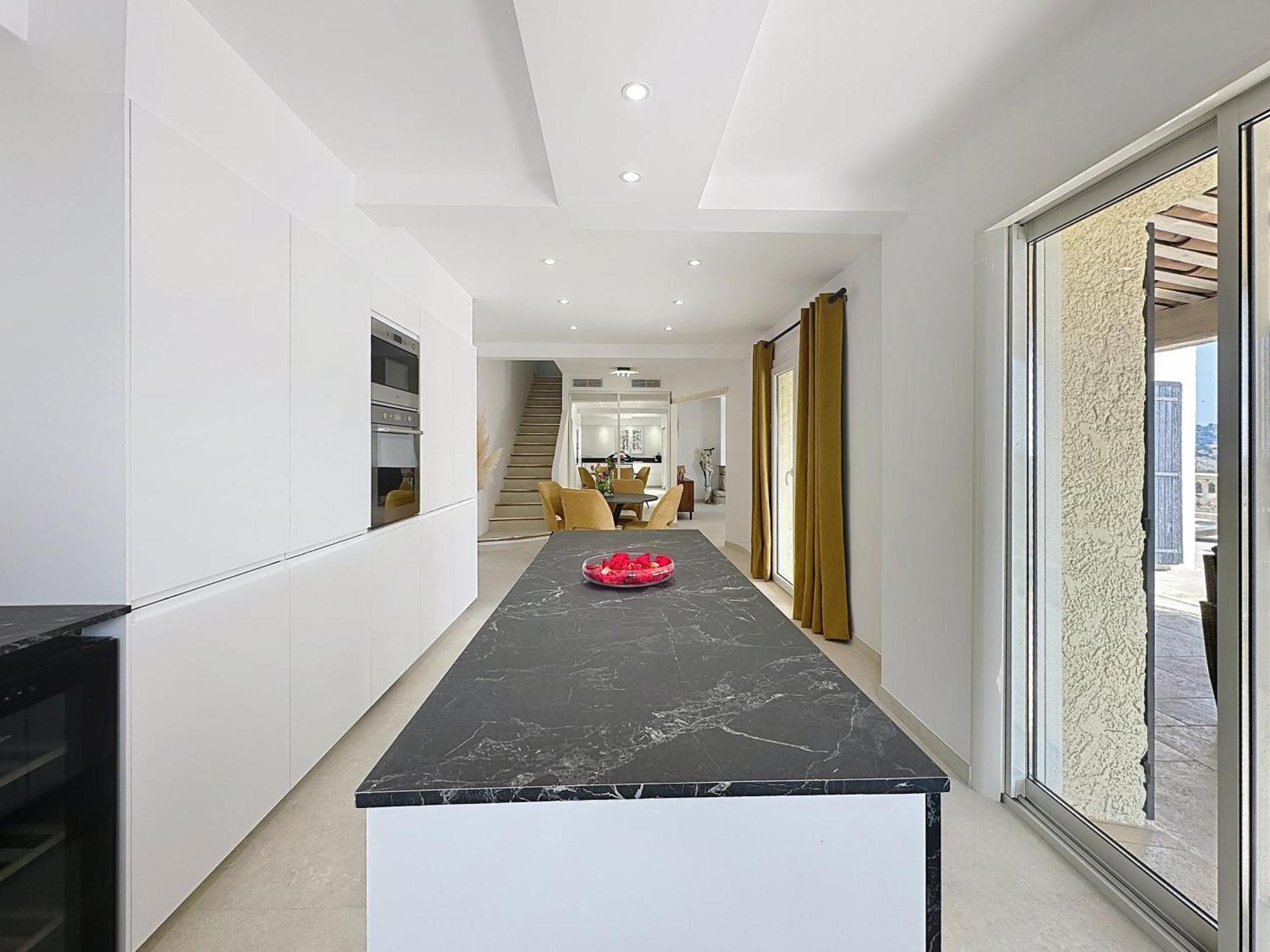 3 Bedrooms Villa Near Cannes - Pool & Jacuzzi - Sea View มองเดอลิเยอลานาปูล ภายนอก รูปภาพ