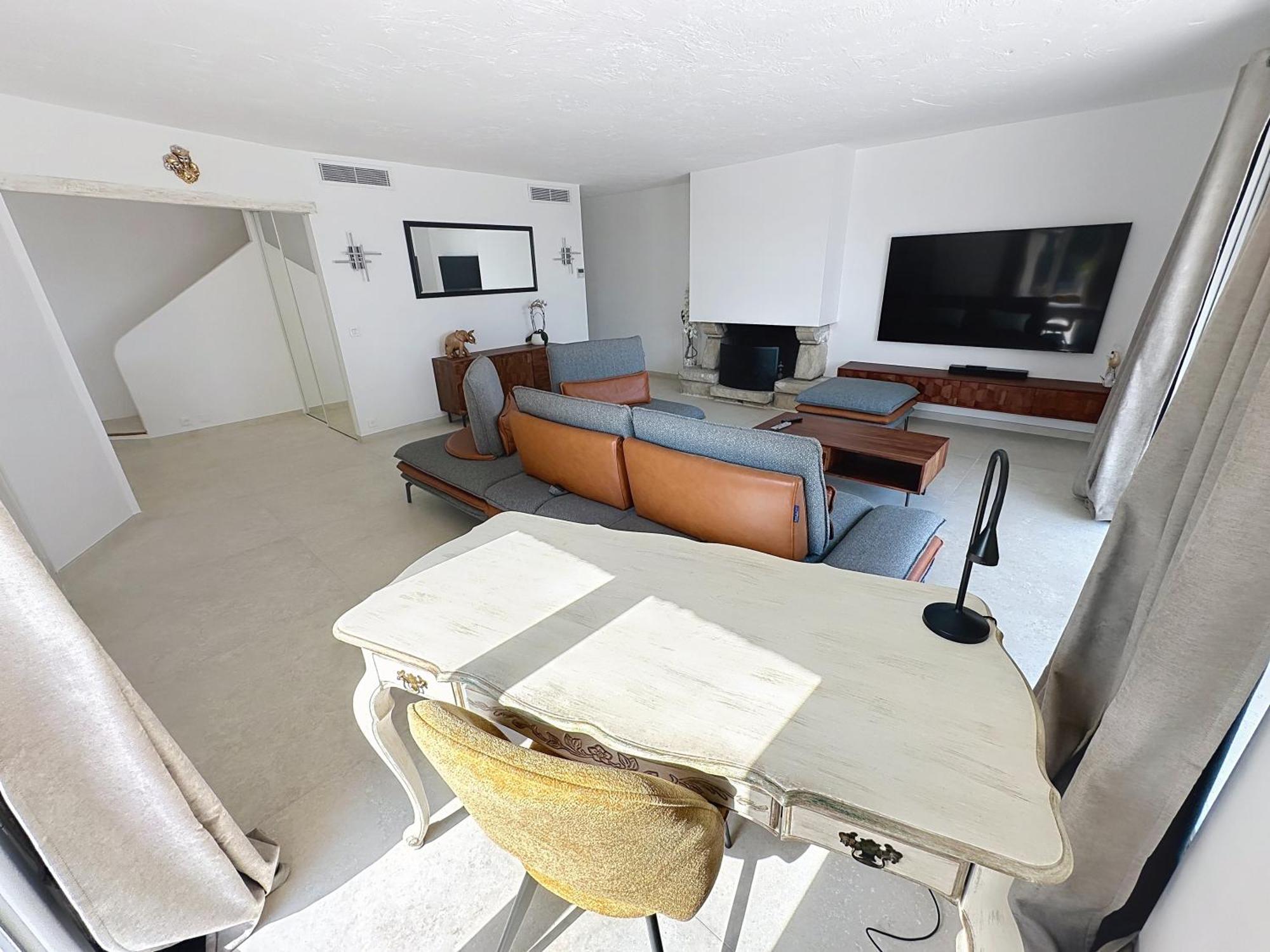 3 Bedrooms Villa Near Cannes - Pool & Jacuzzi - Sea View มองเดอลิเยอลานาปูล ภายนอก รูปภาพ
