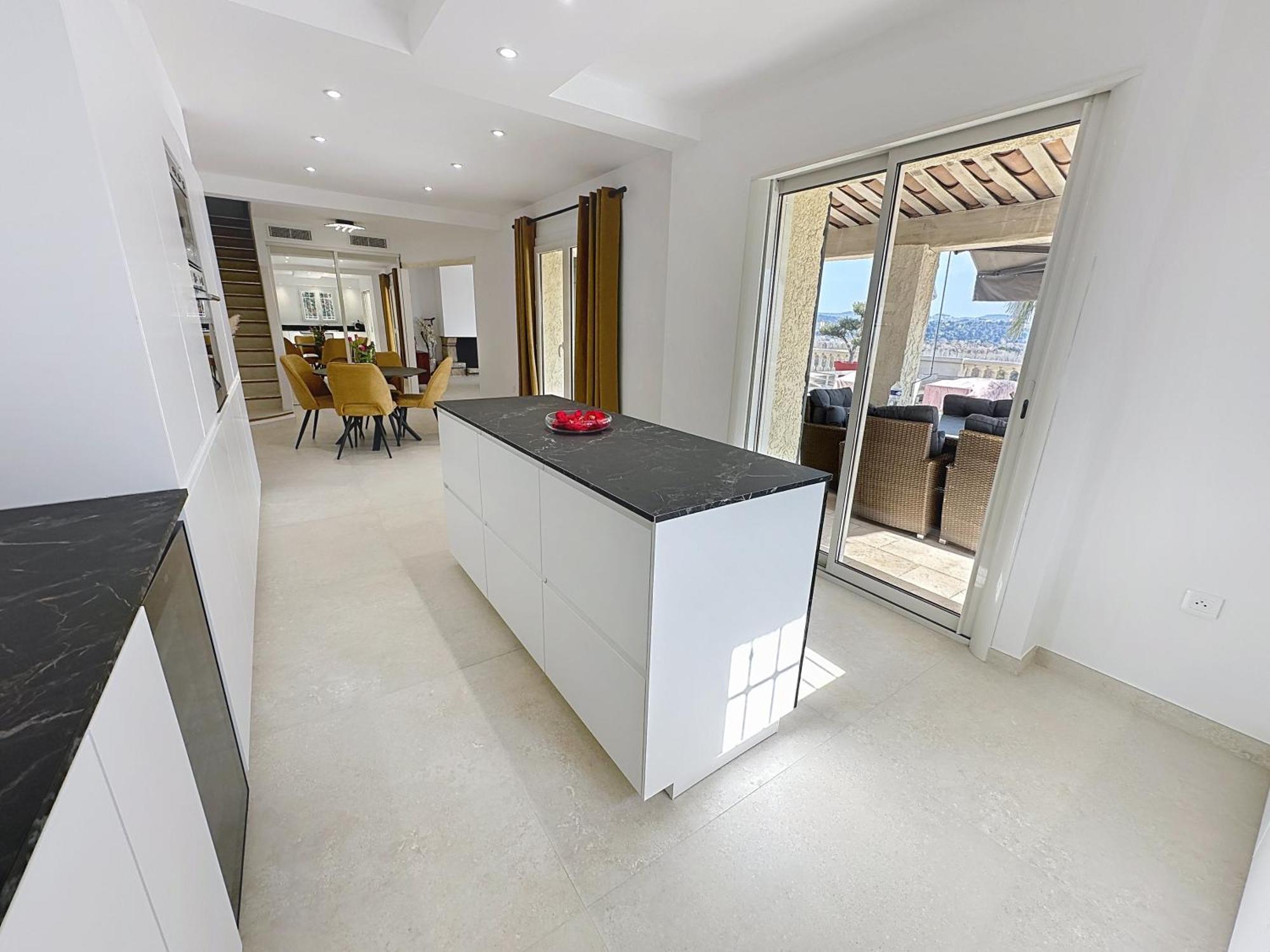 3 Bedrooms Villa Near Cannes - Pool & Jacuzzi - Sea View มองเดอลิเยอลานาปูล ภายนอก รูปภาพ