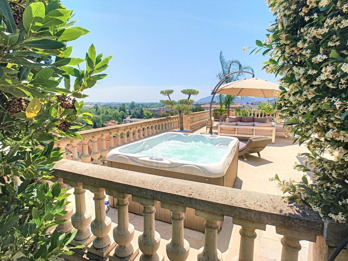 3 Bedrooms Villa Near Cannes - Pool & Jacuzzi - Sea View มองเดอลิเยอลานาปูล ภายนอก รูปภาพ